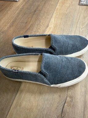 LIKE New Ked's Dream Foam Women Slip On Shoes Size 9